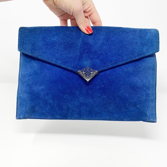 Vintage Handbags - 💙5/$30 Vintage Blue Suede Envelop Clutch